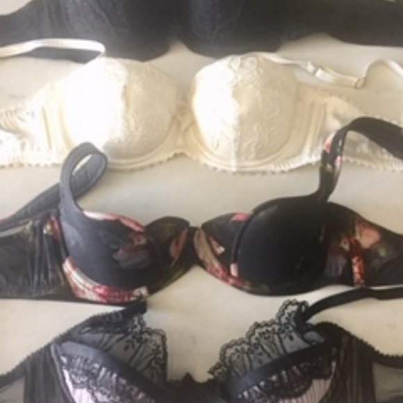 Agent Provocateur Bras 32B and 32C - Picture 3 of 13